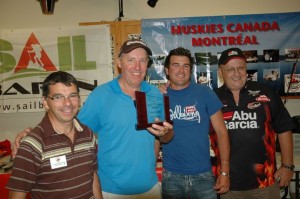 La 3e place revient à John, le coéquipier de mon ami Gerry avec une prise de 42". Sur la photo: Denis Gravel, John Edmuns, Martin Bérubé, Maurice Martin.