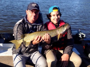 Premier maskinongé pour Simon. (30")