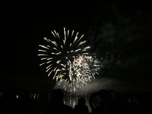 La soirée se termine sous les feux d'artifices!