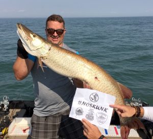 Mario et le maskinongé de la 1ère place (49.25")