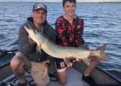 Un premier muskie pour le jeune Loïc: 40" (7 juillet)