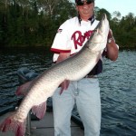 Bob Mehsikomer, guide de pêche et animateur de l'émission Simply Fishing